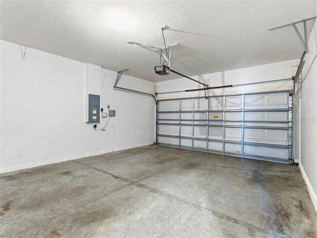 Building Photo - 2499 Calvano Dr