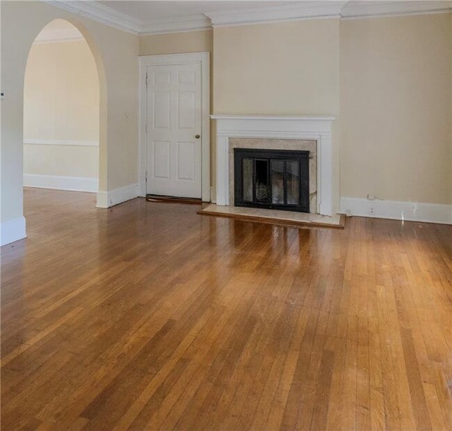 Building Photo - 46 Delmont Dr NE