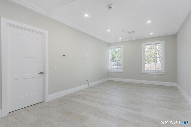 Building Photo - 1990 Bronson Rd