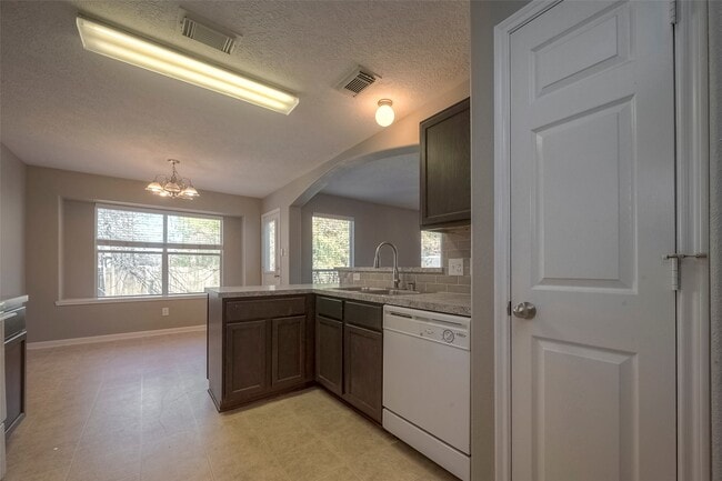 Building Photo - 5437 N Buffalo Cir