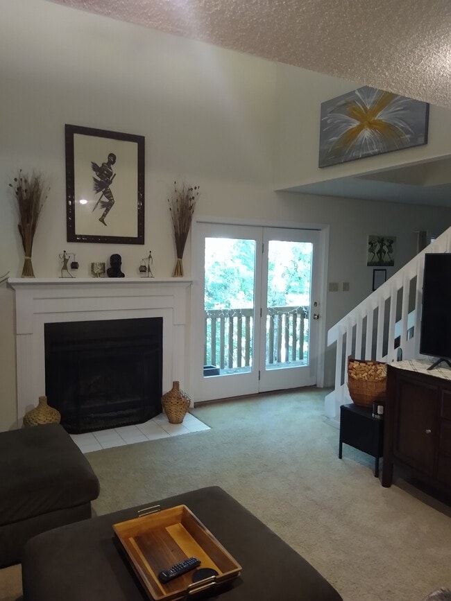 Building Photo - 3213 Belle Meade Dr