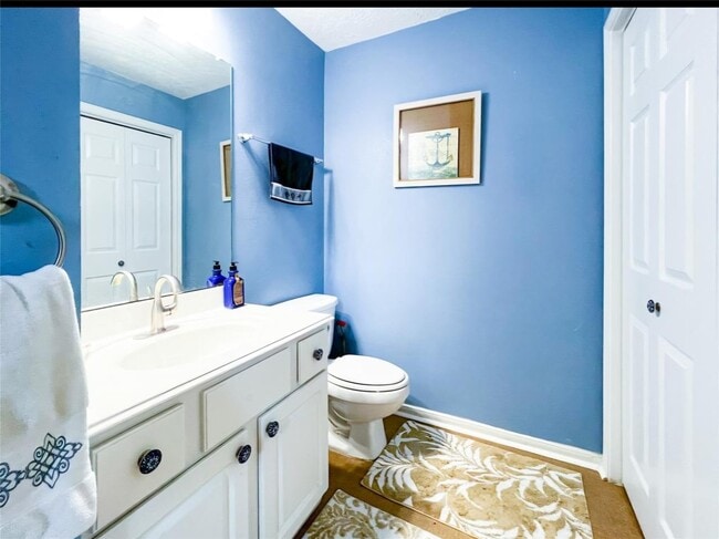 Building Photo - 815 Davis Rd