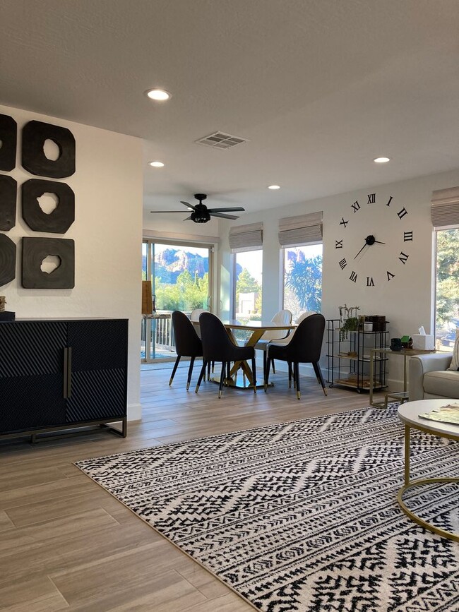 Building Photo - Gorgeous, modern, remodeled, furnished ren...
