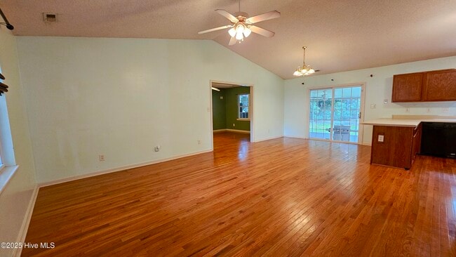 Building Photo - 830 Wood Creek Dr