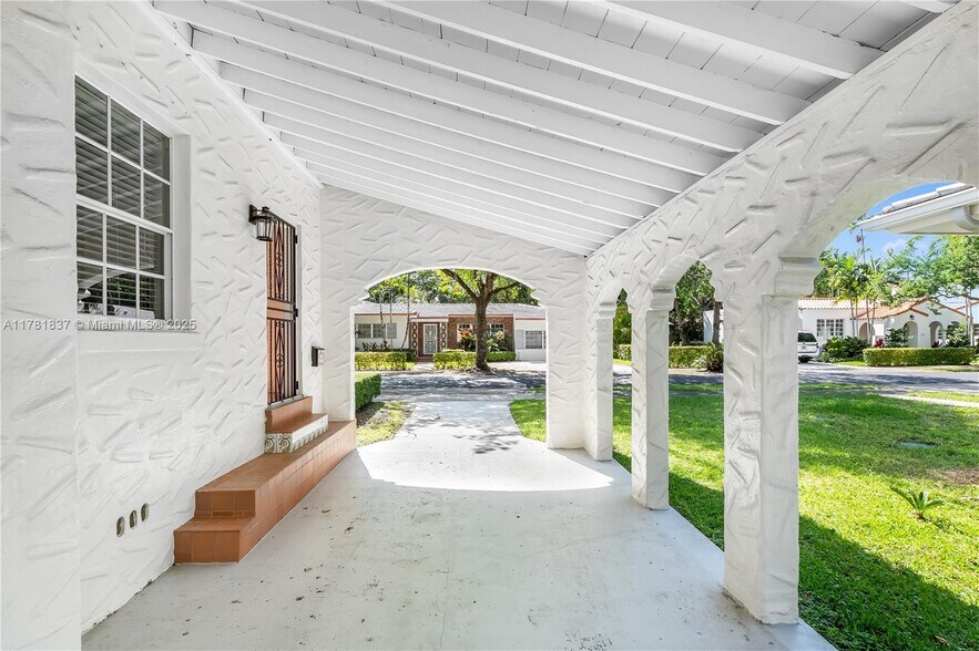Building Photo - 829 Lorca St