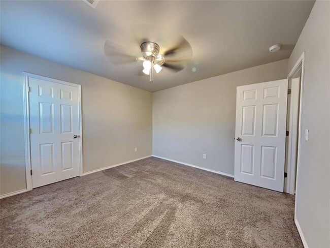 Building Photo - 2033 W Hunters Springs Way