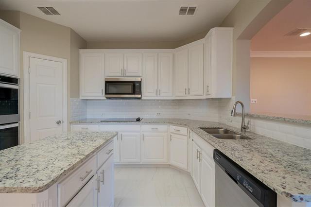 Building Photo - 703 Villanova Ct