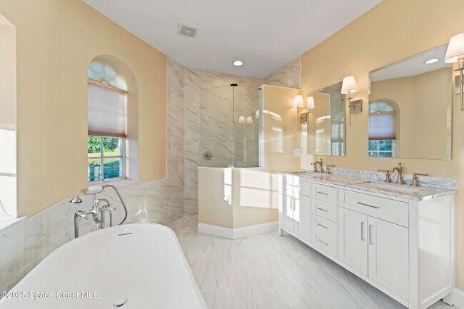 Building Photo - 500 Hidden Hollow Dr