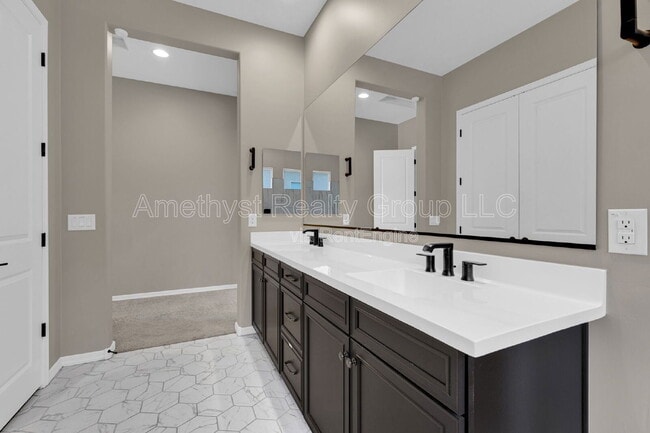 Building Photo - 5116 N 185th Ave