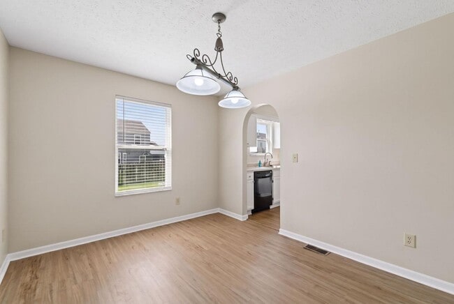 Building Photo - 4611 Thornoak Dr