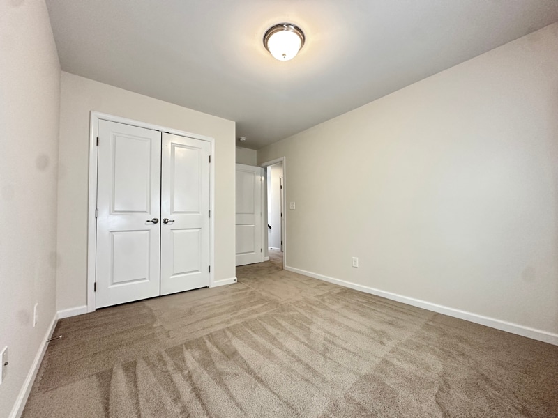 Building Photo - 2501 Silverthorn Dr
