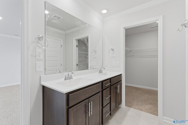 Building Photo - 212 Paladin St