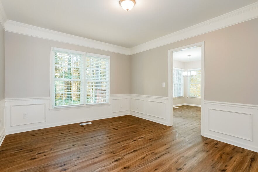 Building Photo - 4936 Bivens Dr