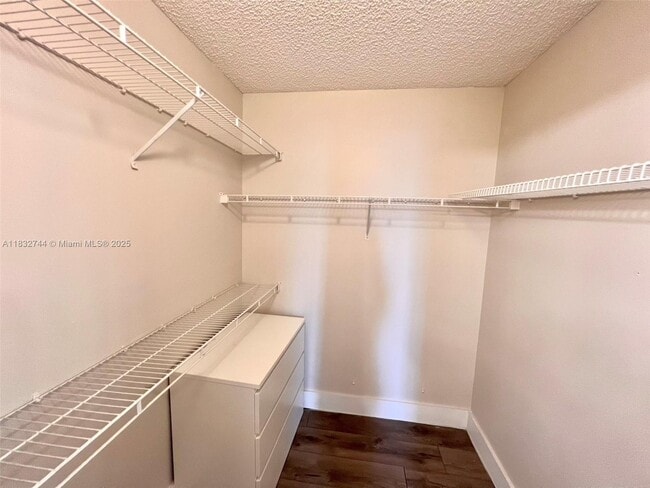 Building Photo - 4280 Ironwood Ct