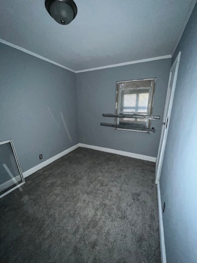 Building Photo - 10141 Roxbury St