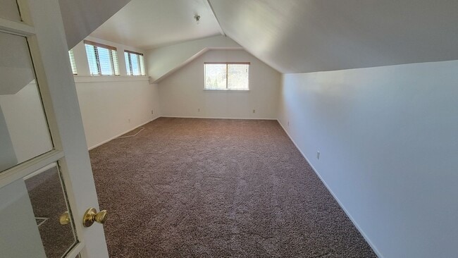 Building Photo - Charming 3-Bedroom 2-Bath with Mountain Vi...