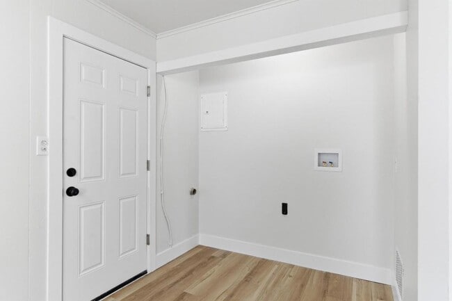 Building Photo - 4370 Saylor St