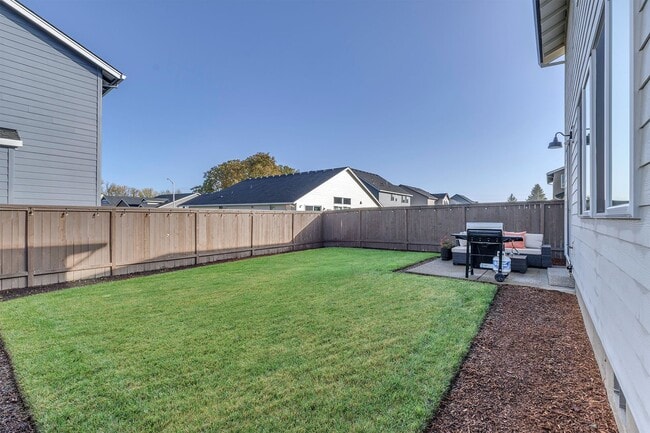 Building Photo - New 4 bedroom, 2.5 bath home in NW McMinnville