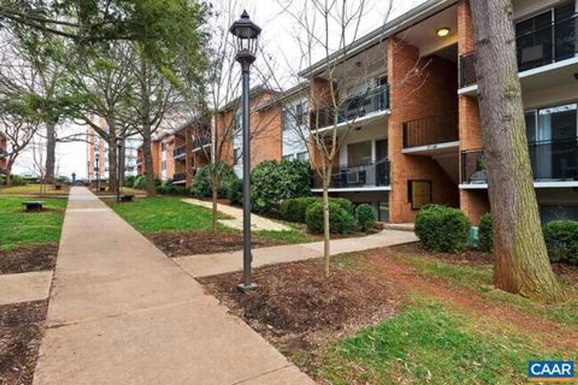 Building Photo - Newly Remodeled 1-Bedroom Apartment on JPA