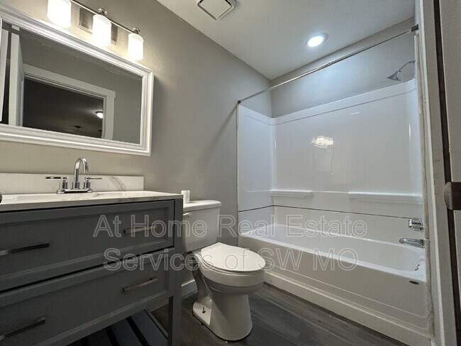 Building Photo - 1617 N Jefferson Ave