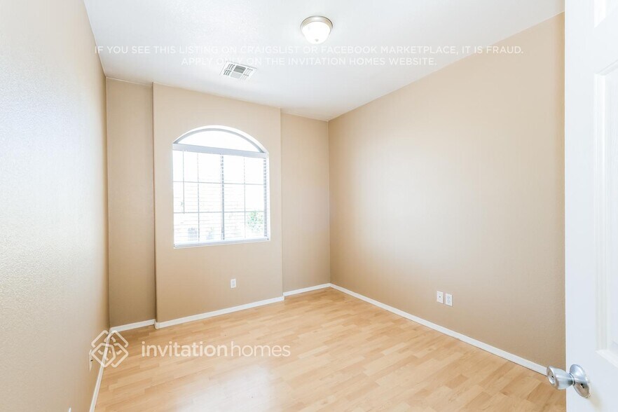 Building Photo - 3837 W Darrow St