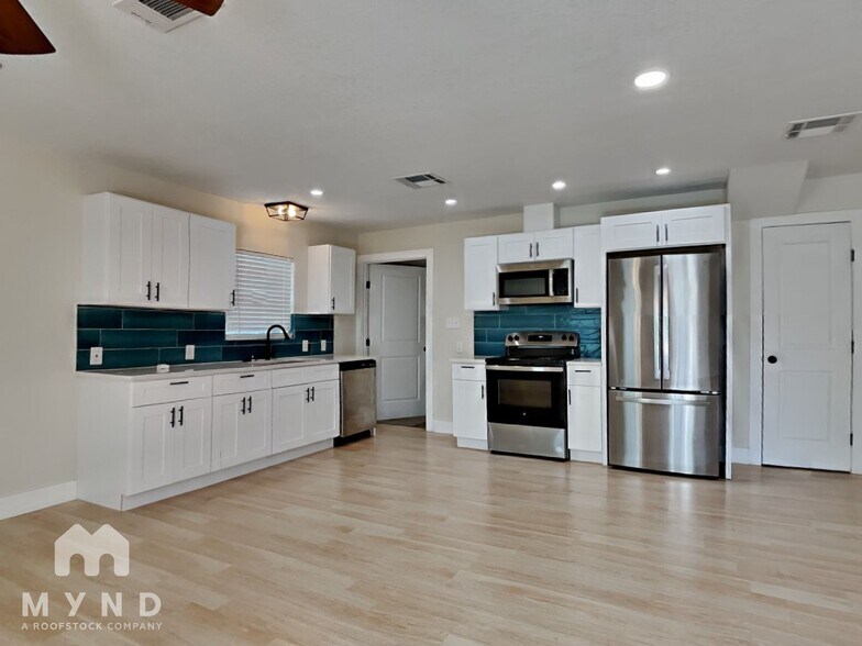 Building Photo - 115 Fredonia St