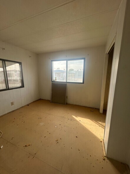 Building Photo - 3601 E Wyoming Ave