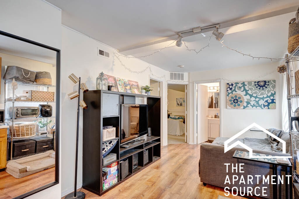 Building Photo - 1627 N Winchester Ave