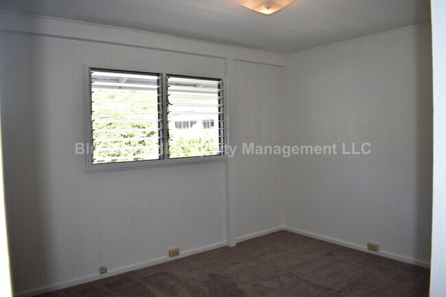 Building Photo - 2365 Palolo Ave