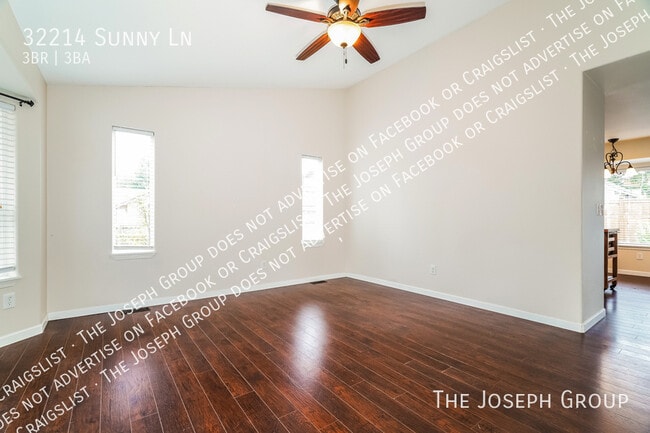 Building Photo - 32214 Sunny Ln