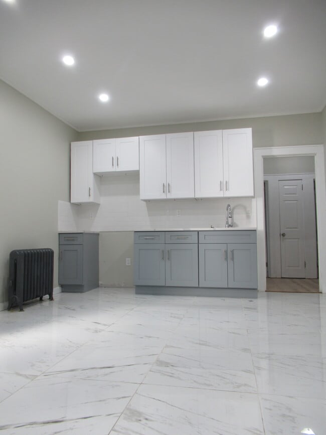 Building Photo - 56 Durand Pl