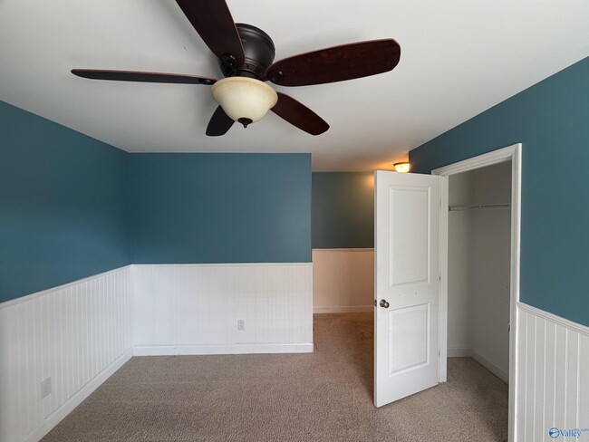 Building Photo - 8 Easy St