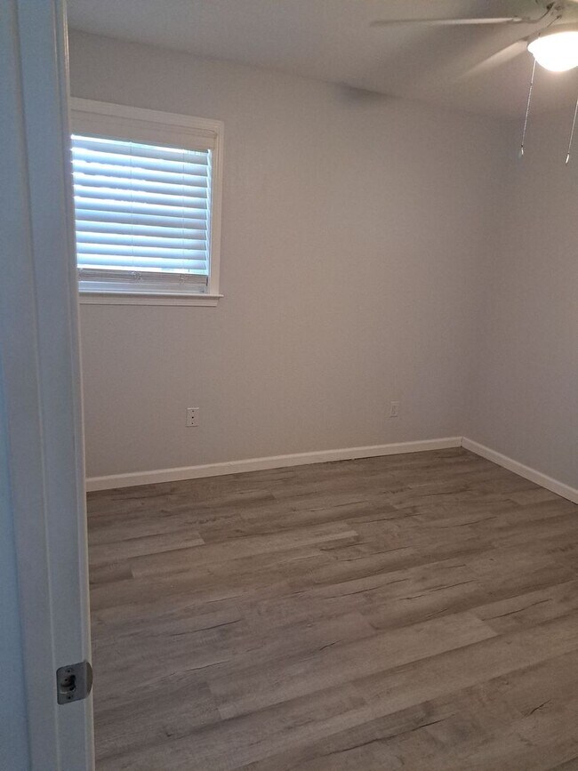 Building Photo - 4828 Grimes St