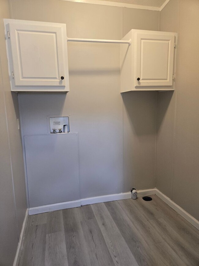Building Photo - 3 Bedroom, 2 Bath mobile home