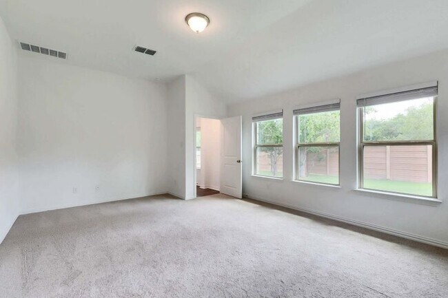 Building Photo - 271 Jefferson Dr