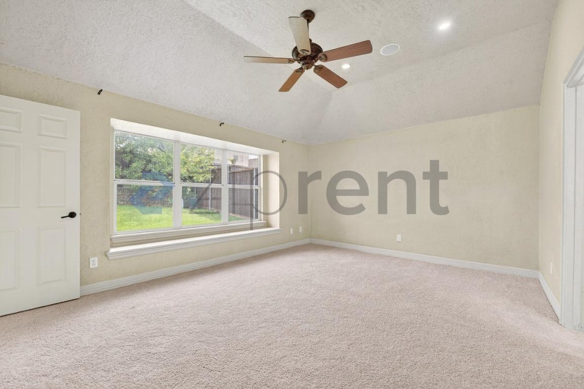 Building Photo - 6592 Clydesdale Ct