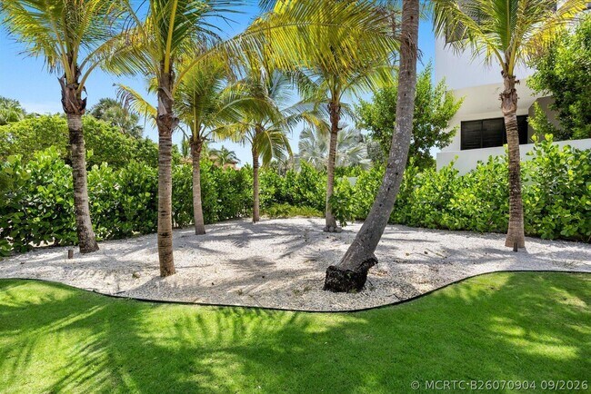 Building Photo - 3415 N Flagler Dr