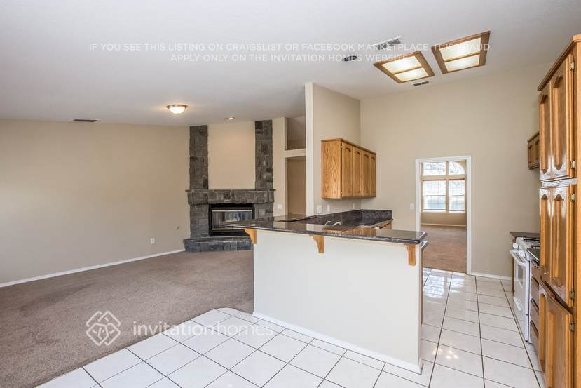 Building Photo - 8767 Hollowstone Way