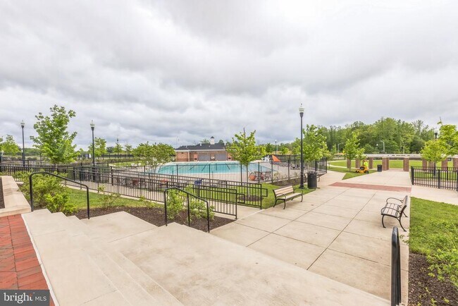 Building Photo - 9105 Fox Stream Way