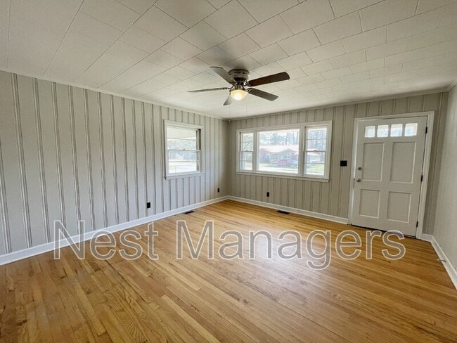 Building Photo - 531 E Donaldson Ave