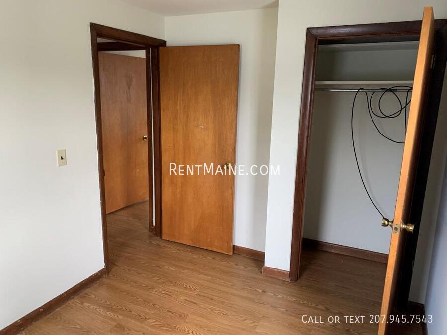 Building Photo - 13 Hemlock St