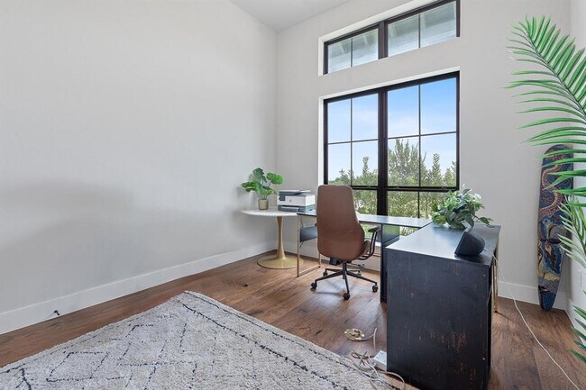 Building Photo - 8400 Ambergill Ct