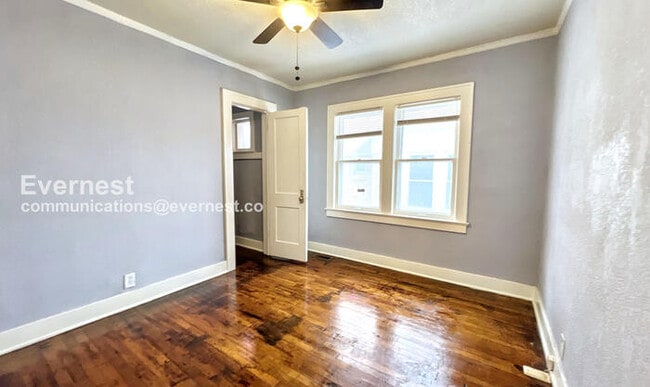 Building Photo - 2215 E Gregory Blvd