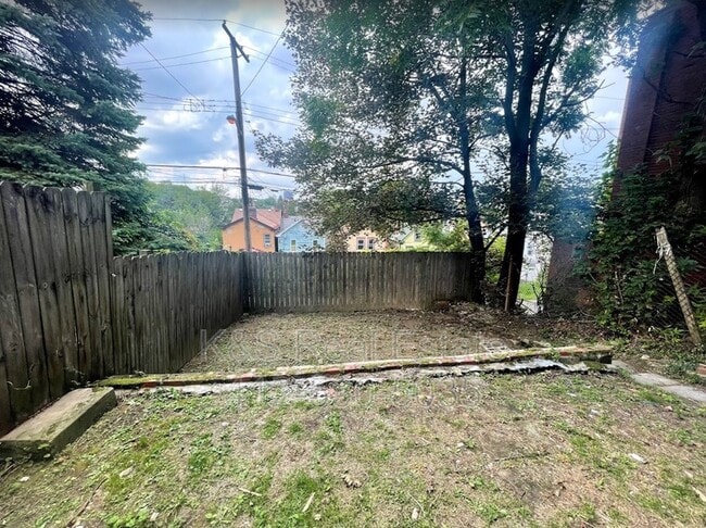 Building Photo - 221 Orchard Pl