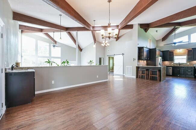 Building Photo - 9502 FM 1462 Rd