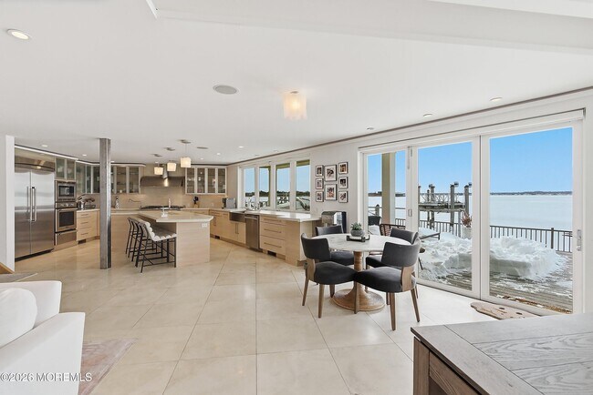 Building Photo - 7 Circle Dr