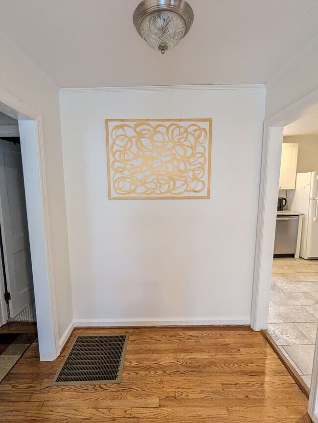 Building Photo - 1805 Bennett St