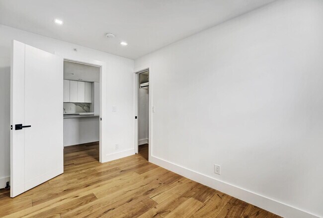 Building Photo - 4511 S Ocean Blvd