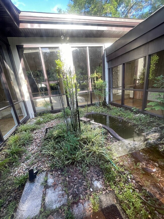 Building Photo - Mid-Century Modern Oasis on 5+ Acres – Pri...