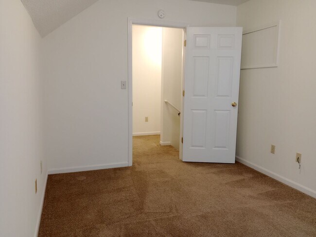 Building Photo - 4414-4416-4416 Cheryl Ct